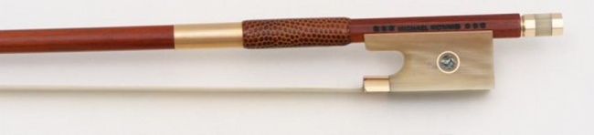 Michael Mönnig cello bow ******, horn frog /  gold mounted 